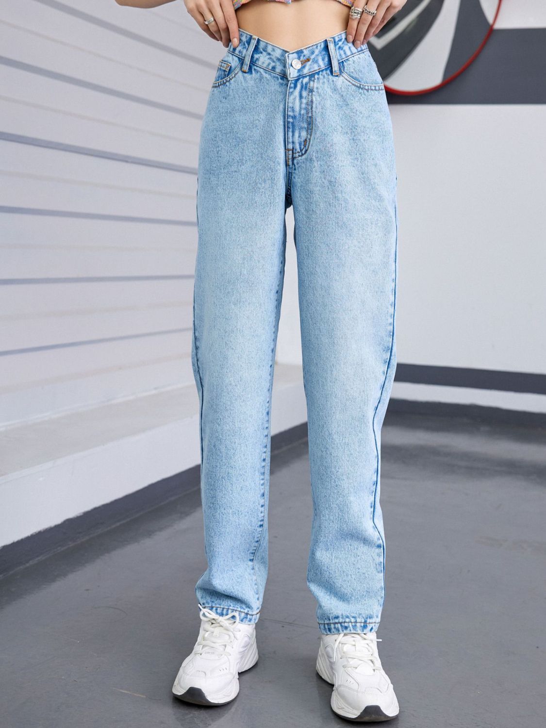 Straight Leg Jeans with Pockets - felvior