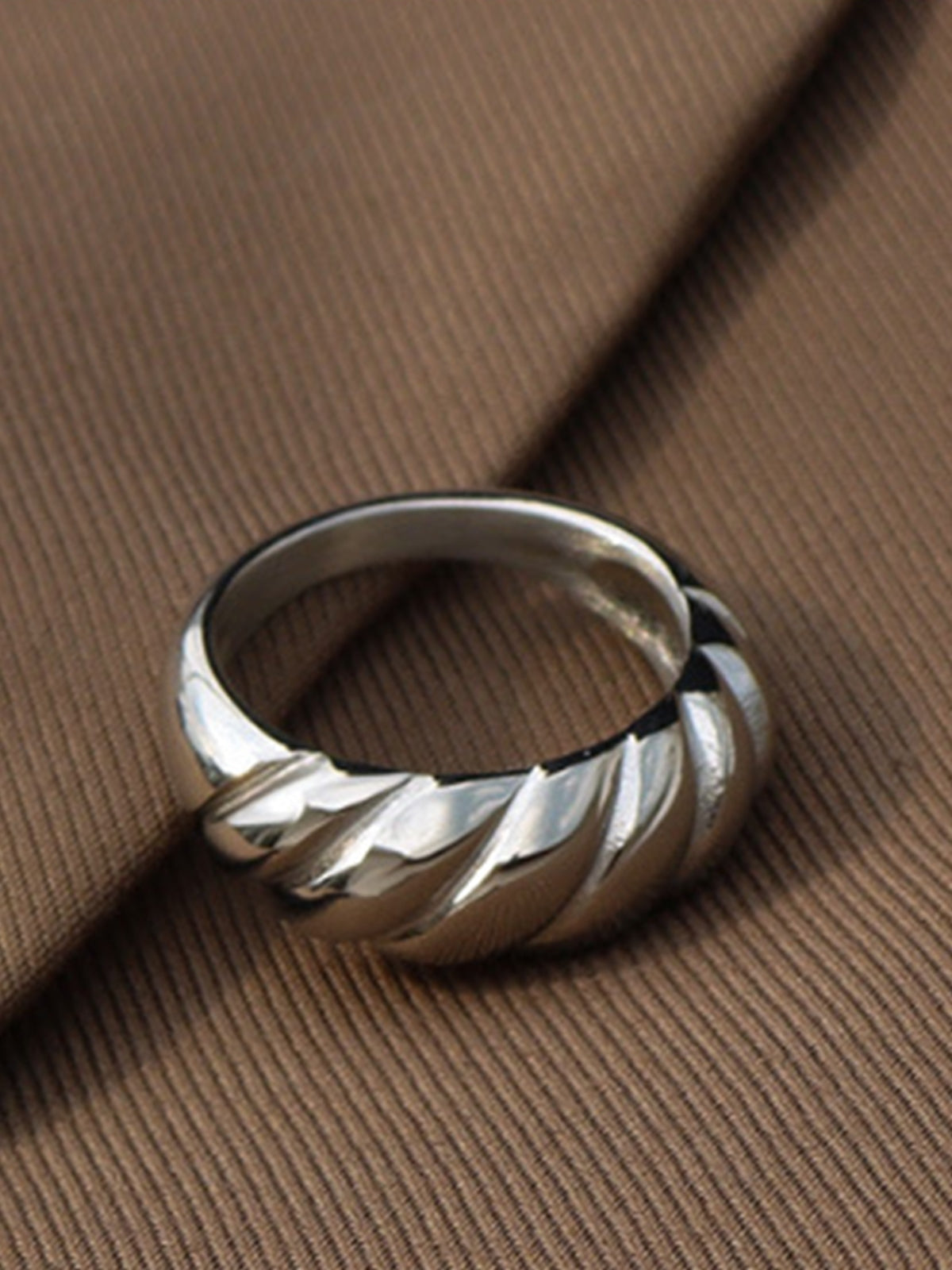 Ribbed Titanium Steel Ring - felvior