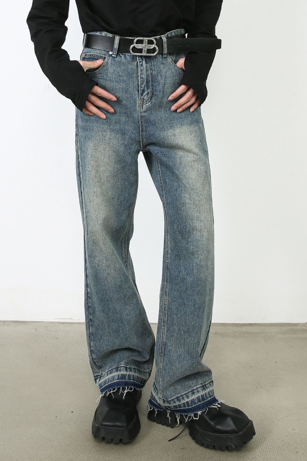 Men's Frayed Hem Jeans with Pockets Image principale du produit