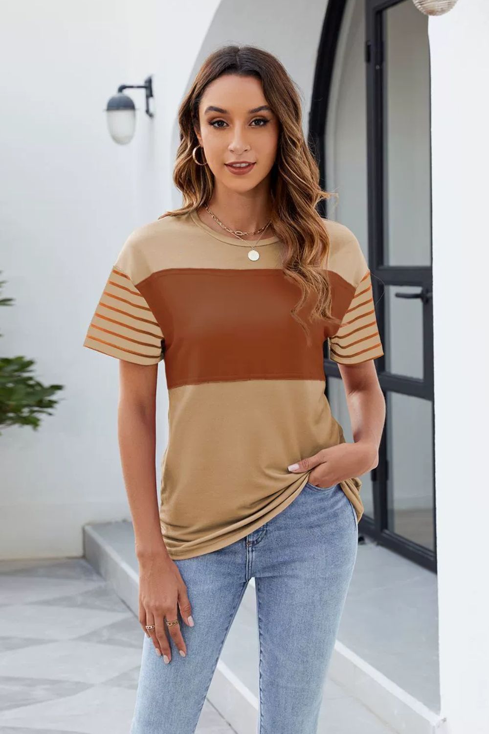 Color Block Round Neck Short Sleeve T-Shirt Image principale du produit
