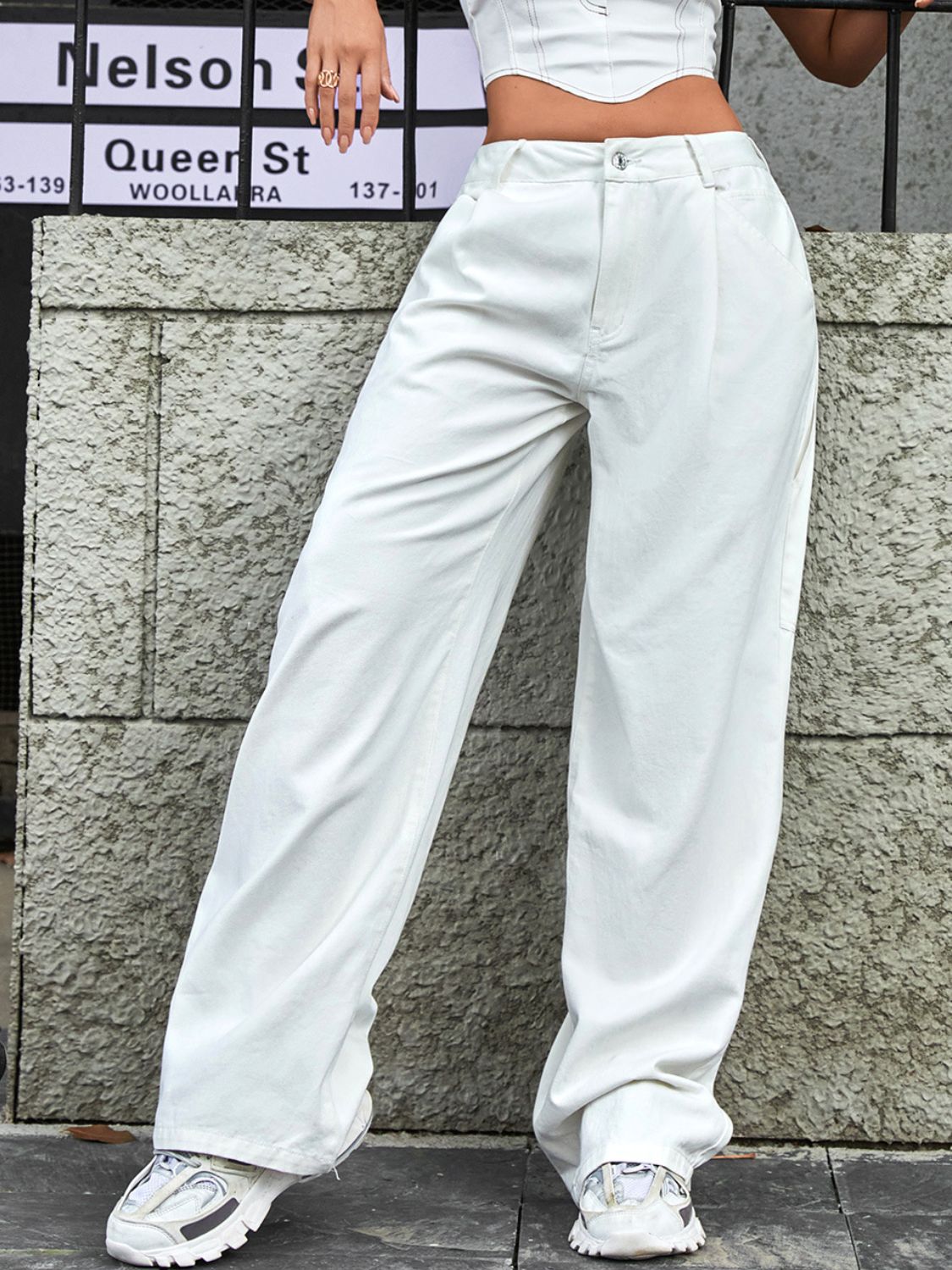Wide Leg Jeans with Pockets - felvior