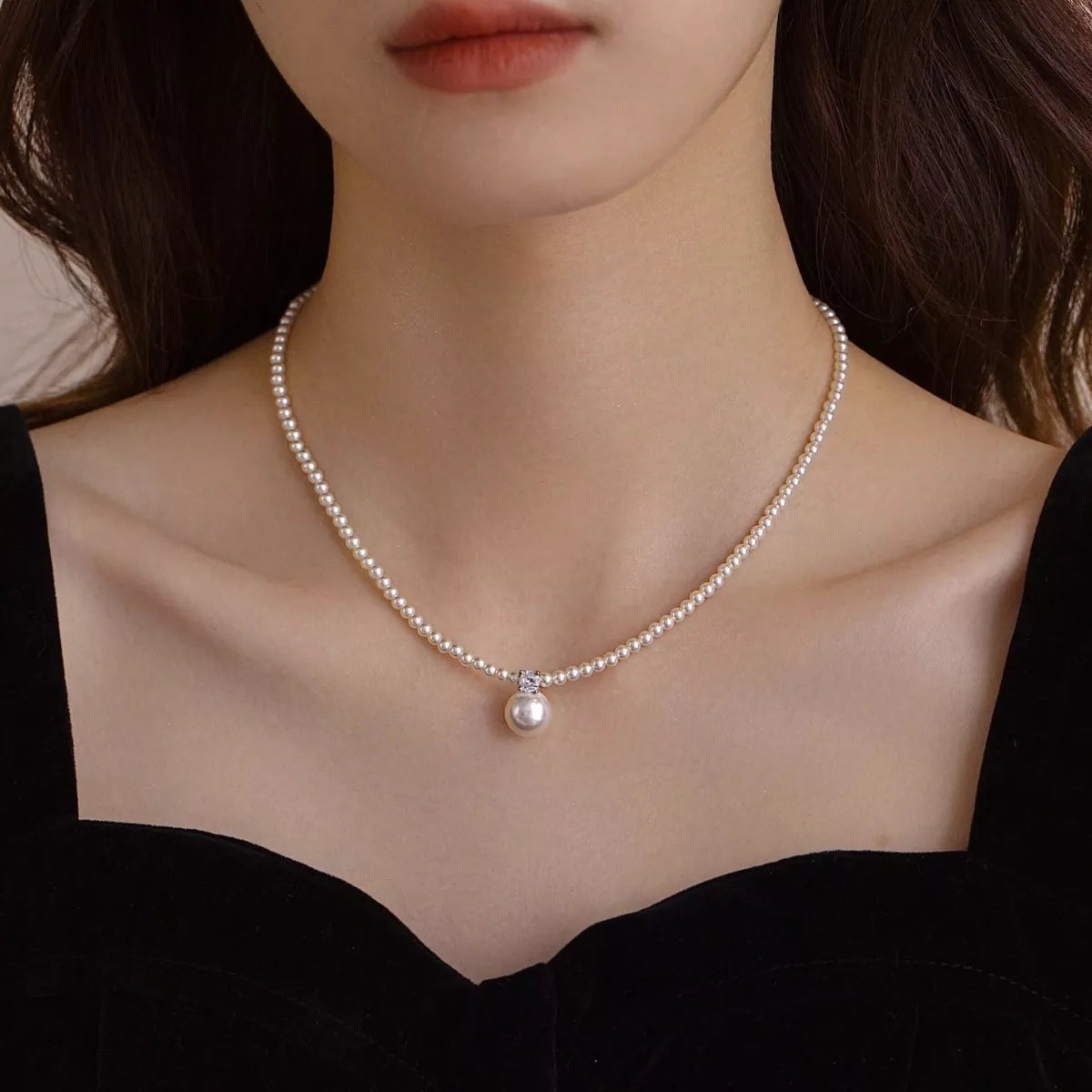 Pearl Pendant Necklace Secondary image