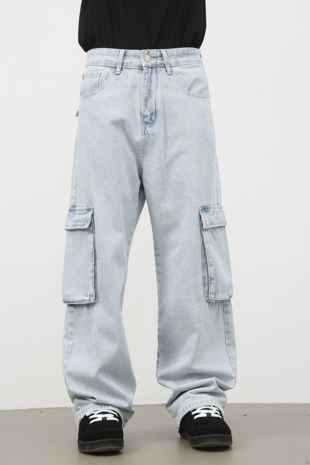 Men's Wide Leg Jeans with Cargo Pockets