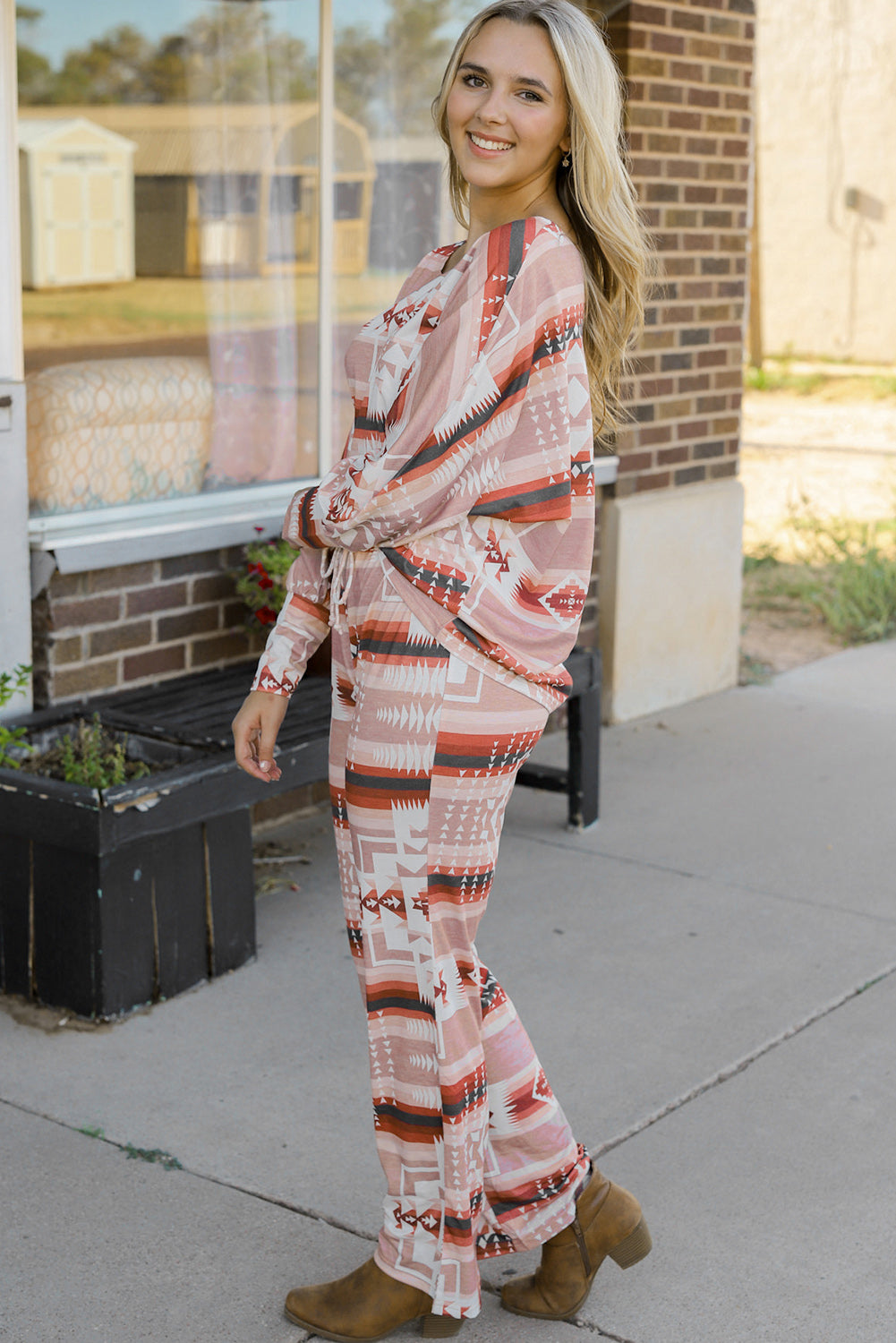 Geometric Top and Drawstring Pants Lounge Set - felvior