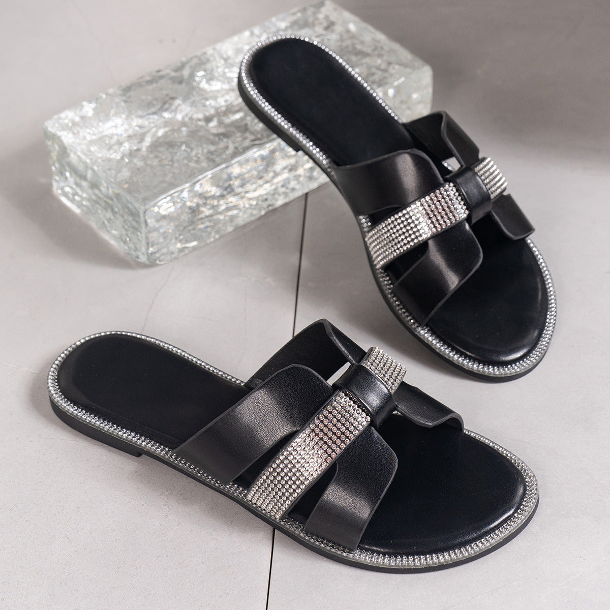 Rhinestone Open Toe Flat Sandals - felvior