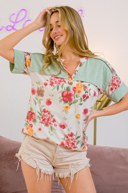 BiBi Floral Button Detail Round Neck Short Sleeve Terry T-Shirt Image principale du produit