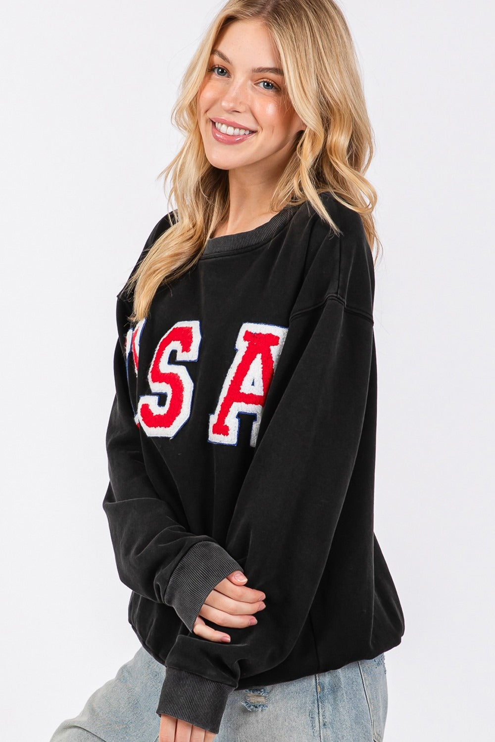 SAGE + FIG USA Letter Patch Round Neck Sweatshirt - felvior