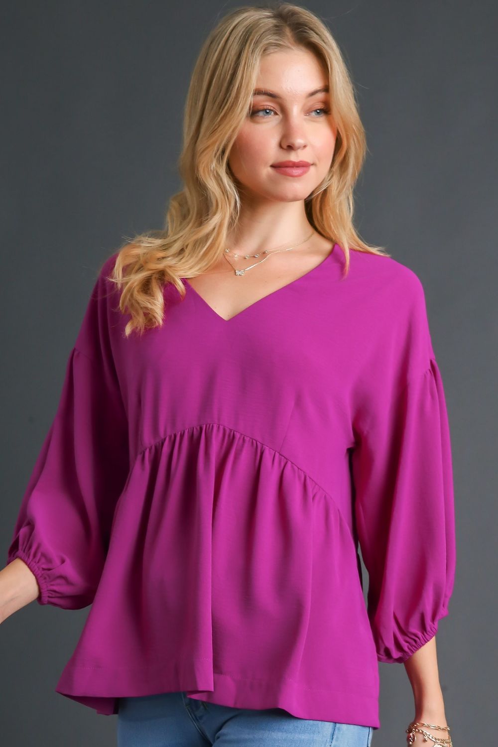 Umgee Full Size V-Neck Puffed 3/4 Sleeve Babydoll Blouse Plus Size Hauptbild
