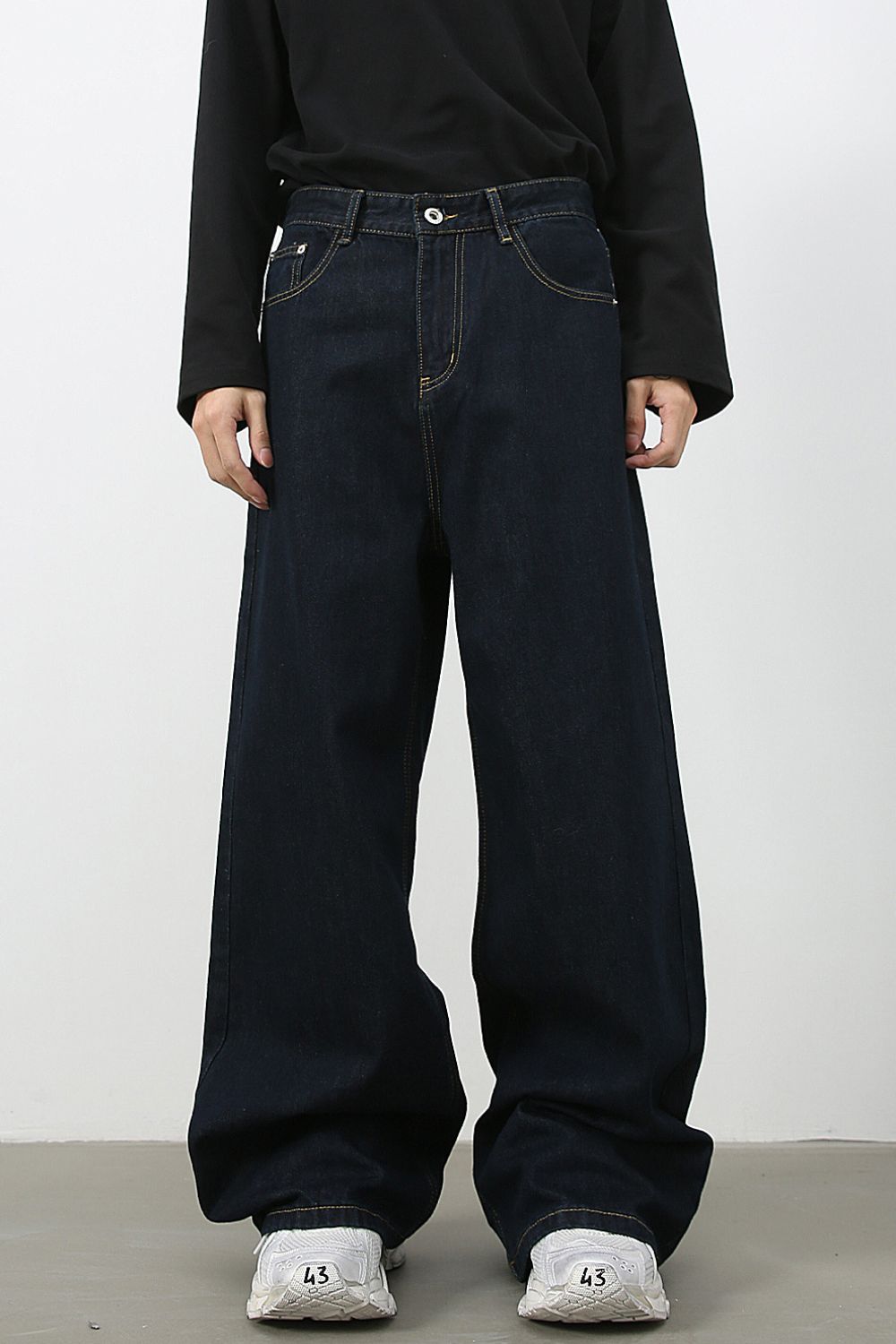 Men's Wide Leg Jeans with Pockets