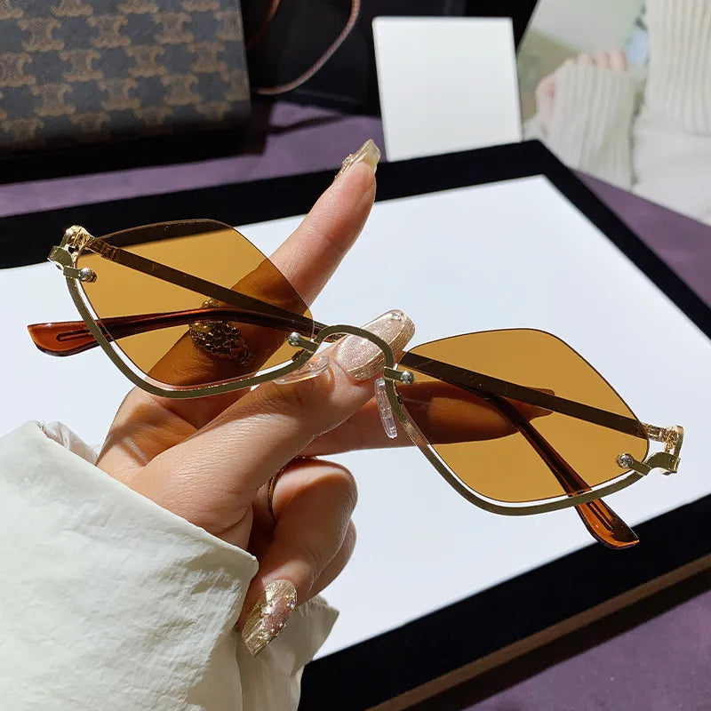 Cat Eye Sunglasses with Gold Metal Frame Secondary image
