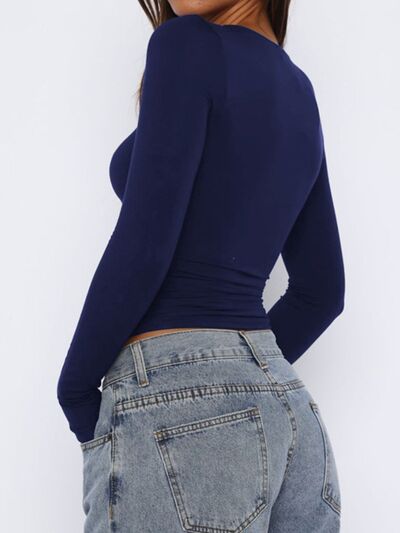 Devine Star Round Neck Long Sleeve T-Shirt - felvior