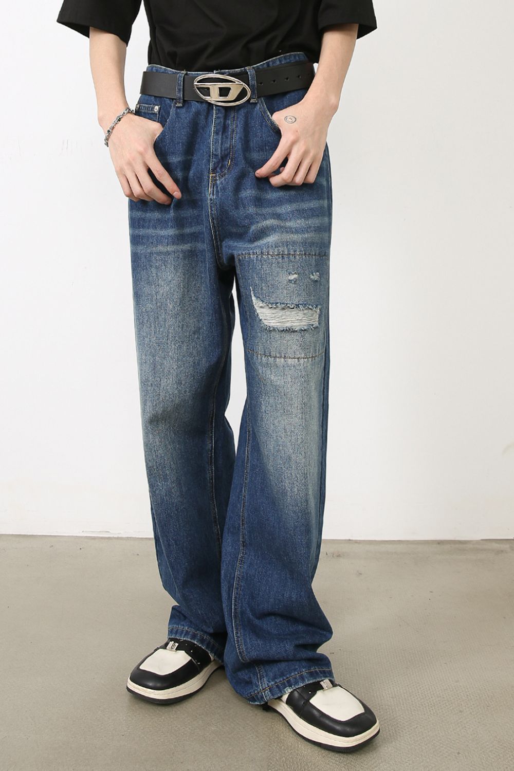 Men's Distressed Jeans with Pockets Hauptbild