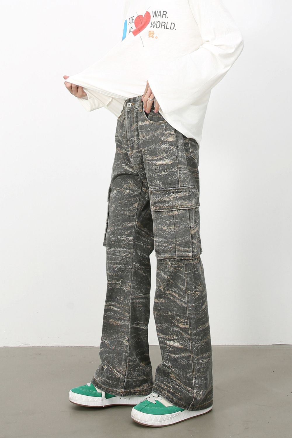 Men's Baggy Jeans with Cargo Pockets
