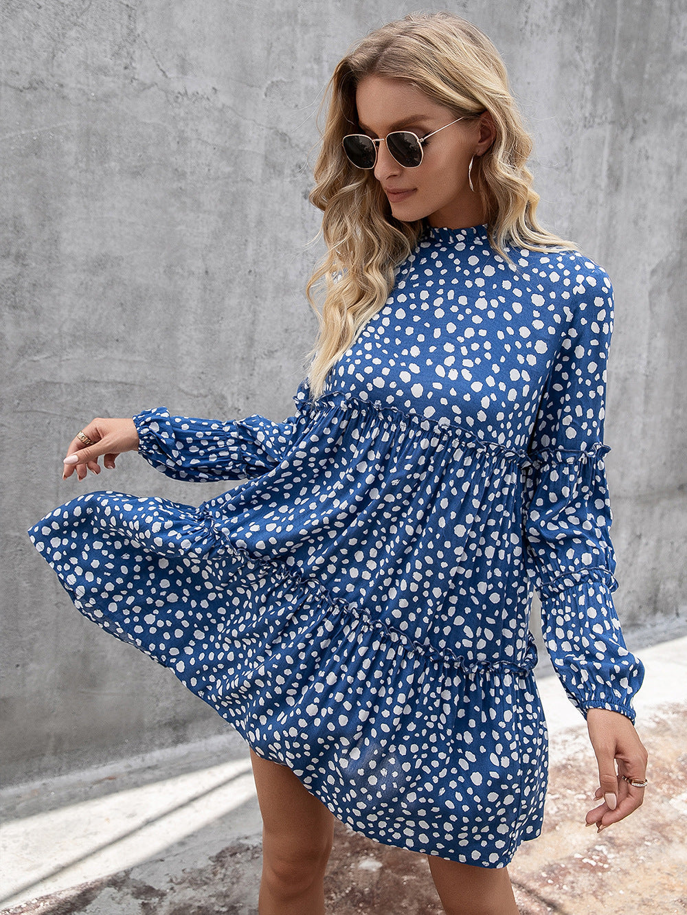 Ivy Lane Printed Long Sleeve Tiered Dress Hauptbild