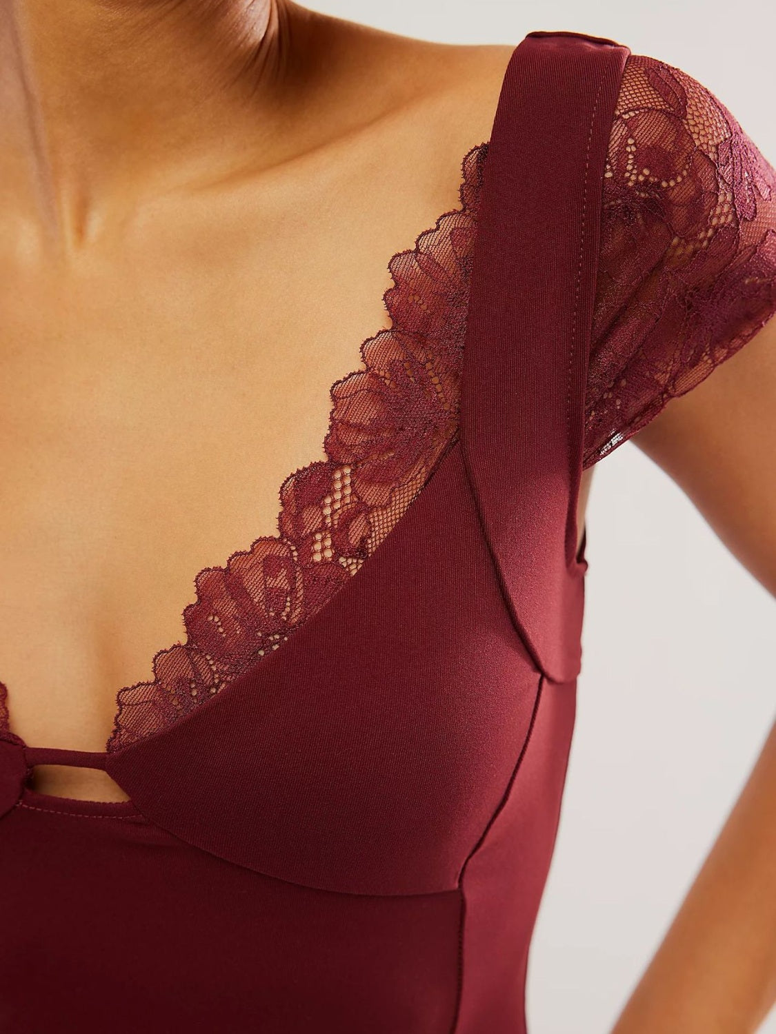 Lace Detail V-Neck Cap Sleeve Top Secondary image