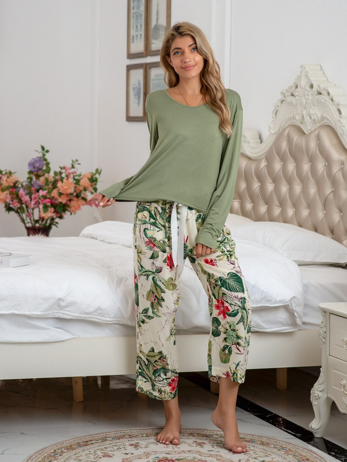 Round Neck Top and Printed Pants Lounge Set - felvior