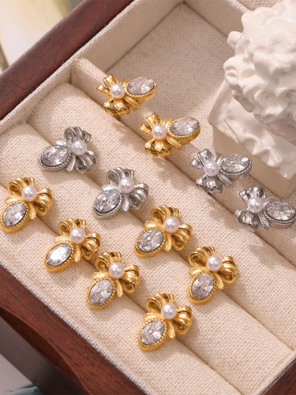 Titanium Steel Bow Stud Earrings Hauptbild