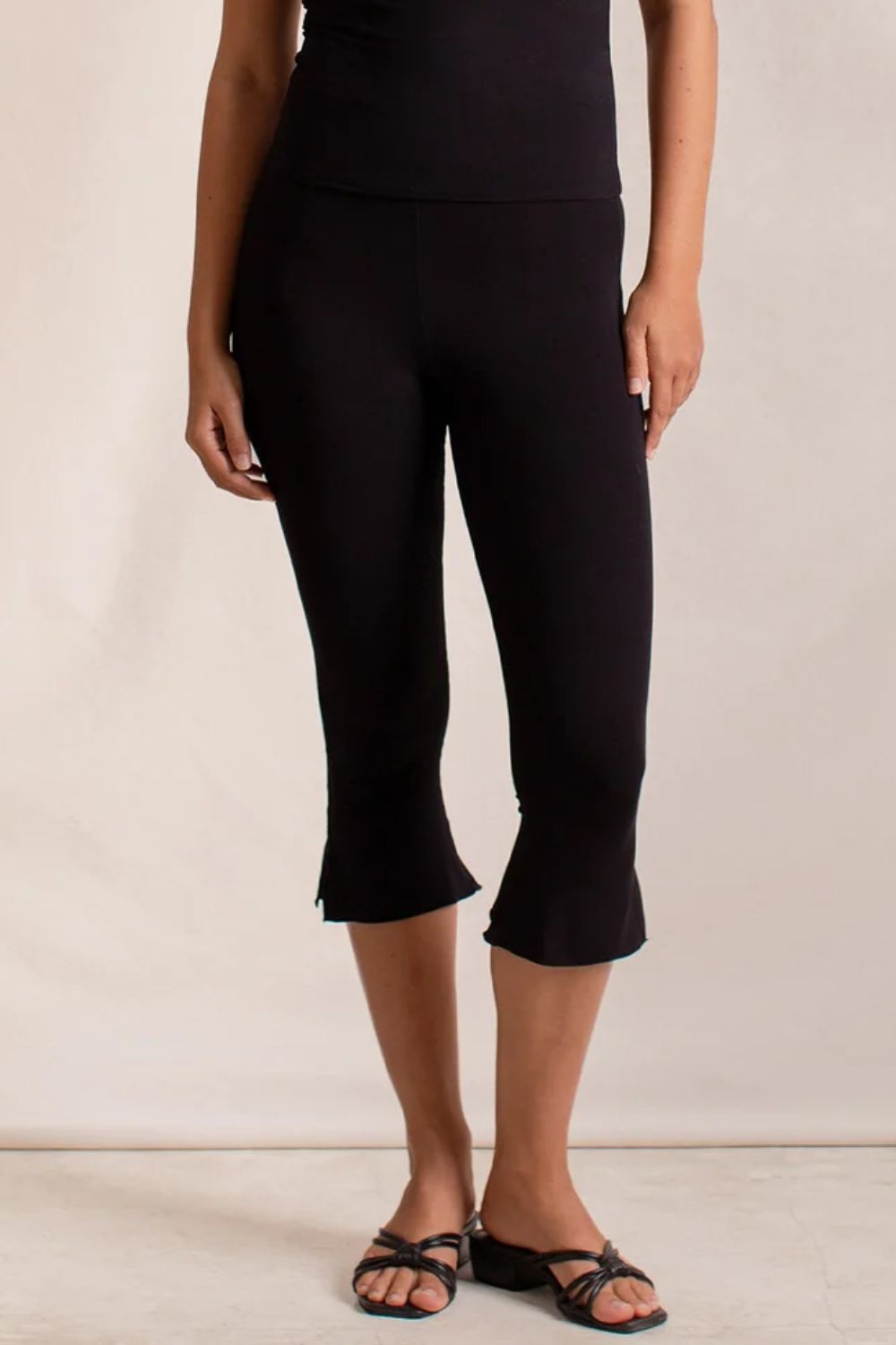 Side Slit Capris Leggings - felvior
