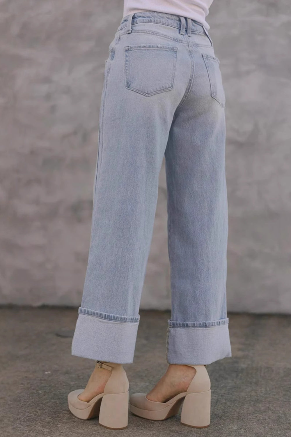 Straight Leg Jeans with Pockets - felvior
