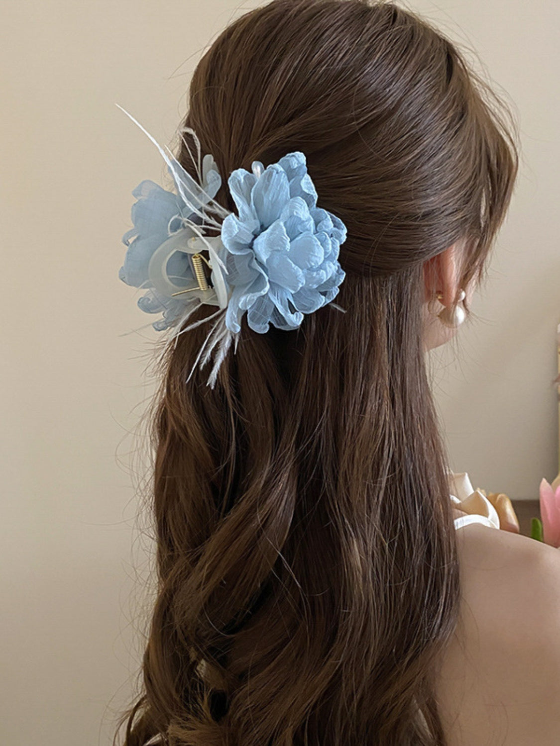 Feather Trim Flower Shape Hair Claw Clip - felvior