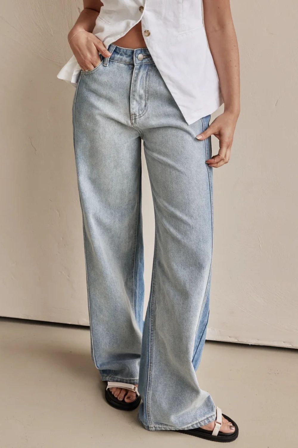 Contrast Straight Leg Jeans with Pockets - felvior