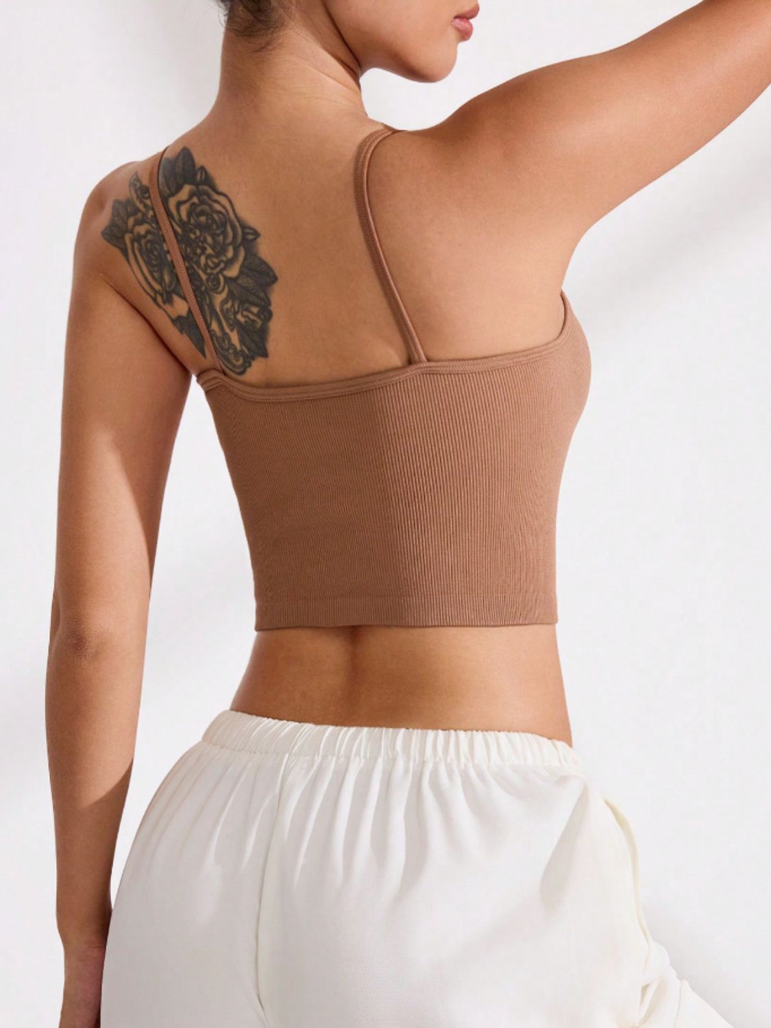 Geripptes, kurzes Active-Camisole mit halber Knopfleiste Zweitbild