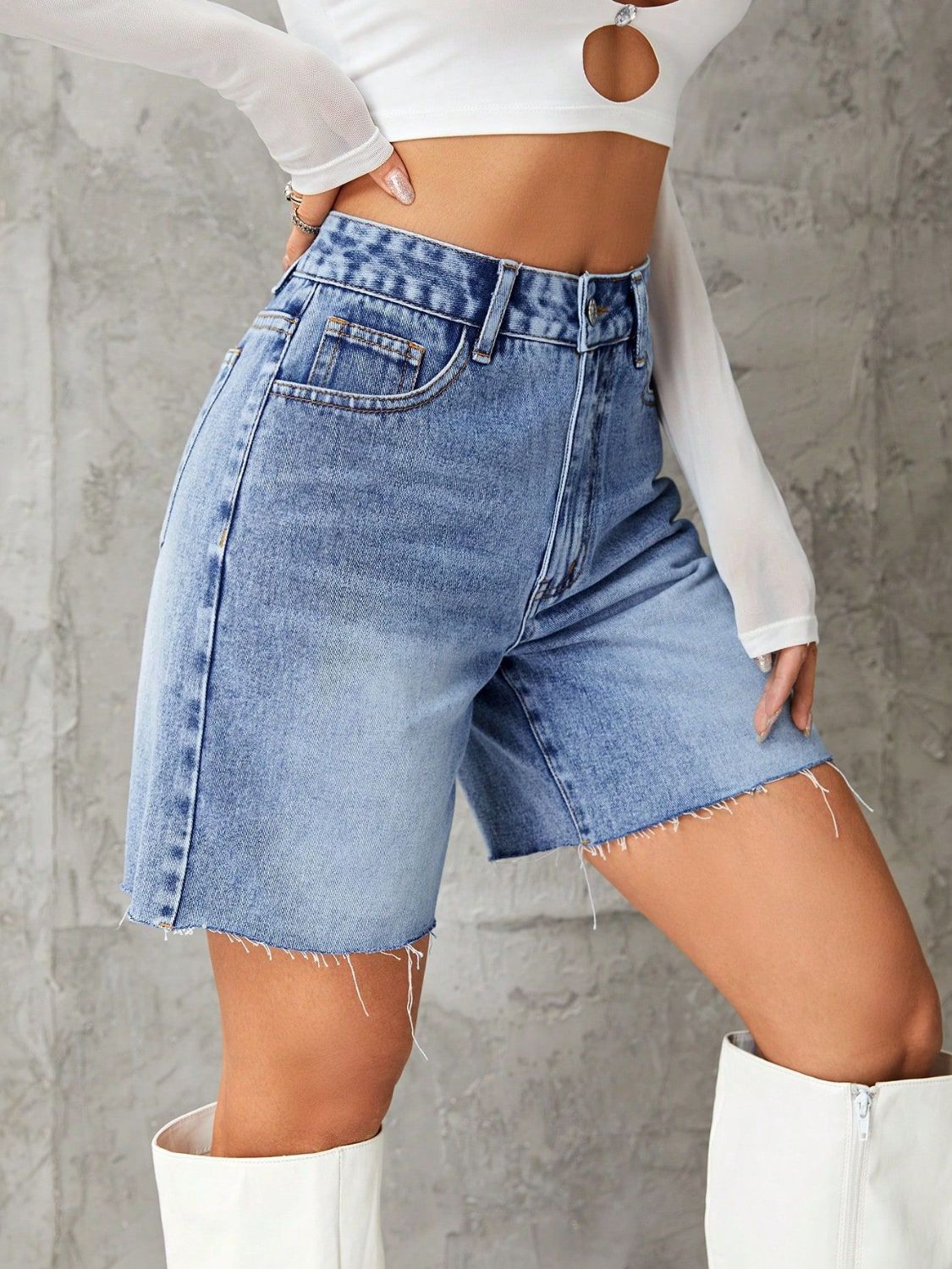 Frayed Hem Denim Shorts - felvior