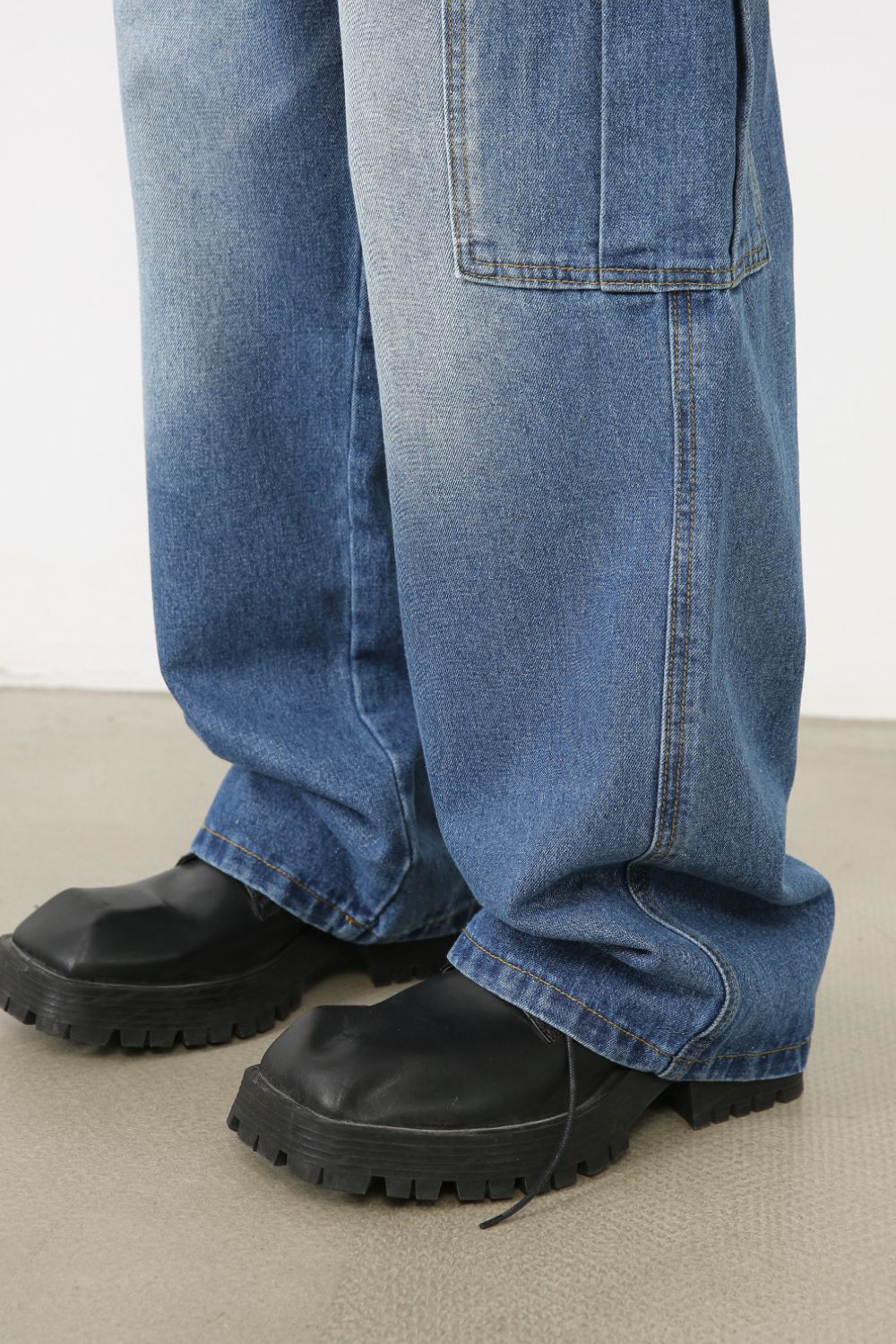 Men's Loose Fit Jeans with Pockets