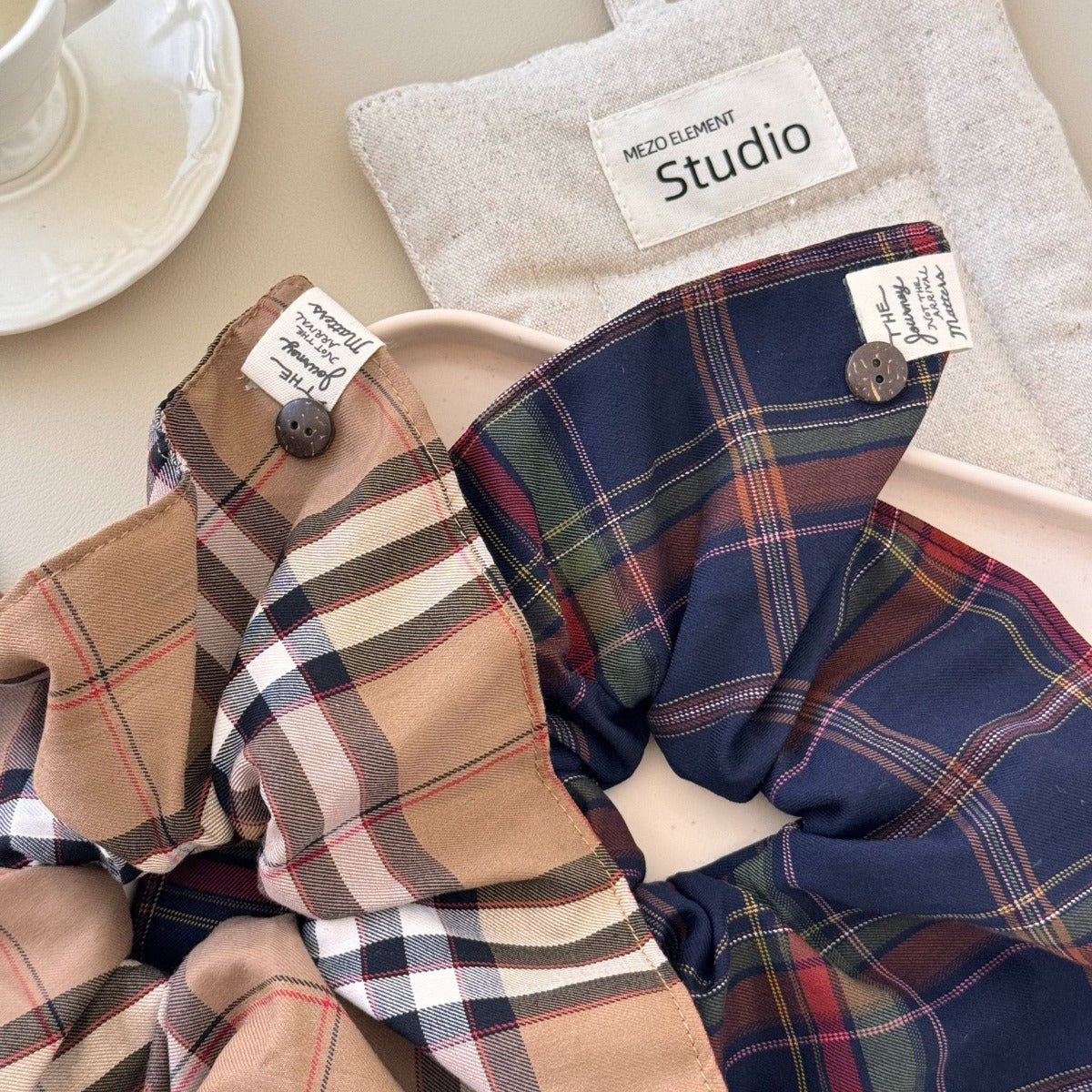 Contrast Plaid Elastic Hair Scrunchy - felvior