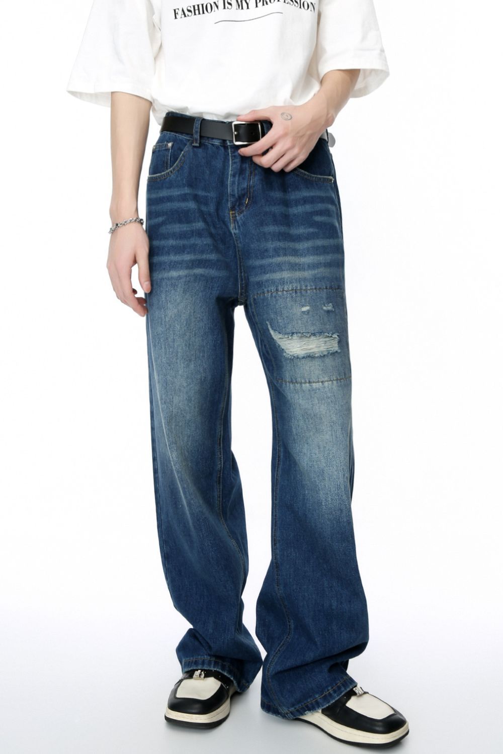 Men's Distressed Applique Straight Jeans Hauptbild