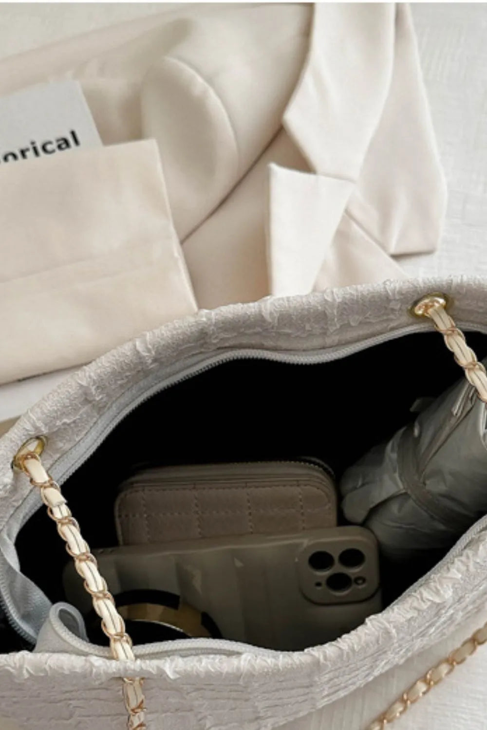 Polyester Texture Chain Tote bag Secondary image