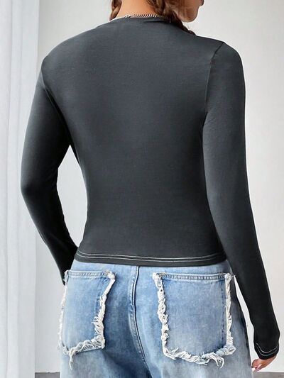 T-Shirt mit Buchstaben Grafik und Rundhalsausschnitt Zweitbild