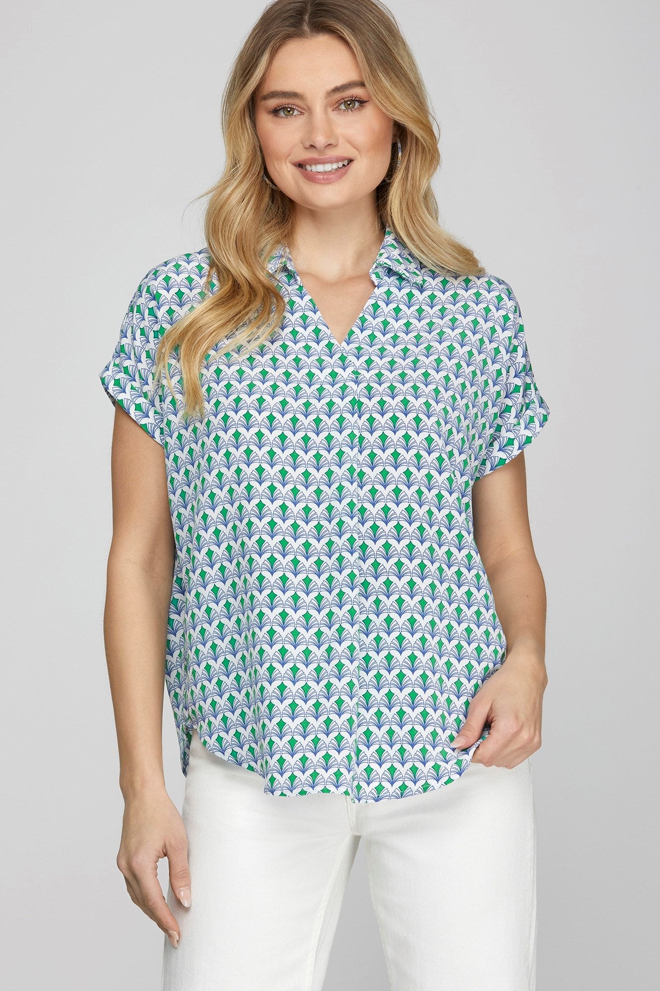 She + Sky Full Size Printed Johnny Collar Short Sleeve Blouse Plus Size Image principale du produit