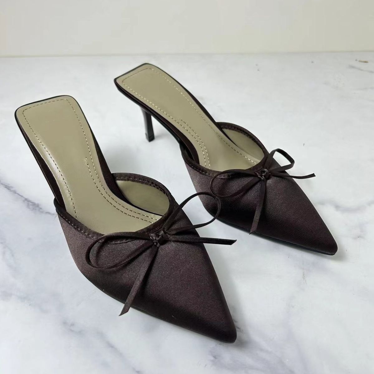 Satin Pointed Toe Pumps - felvior
