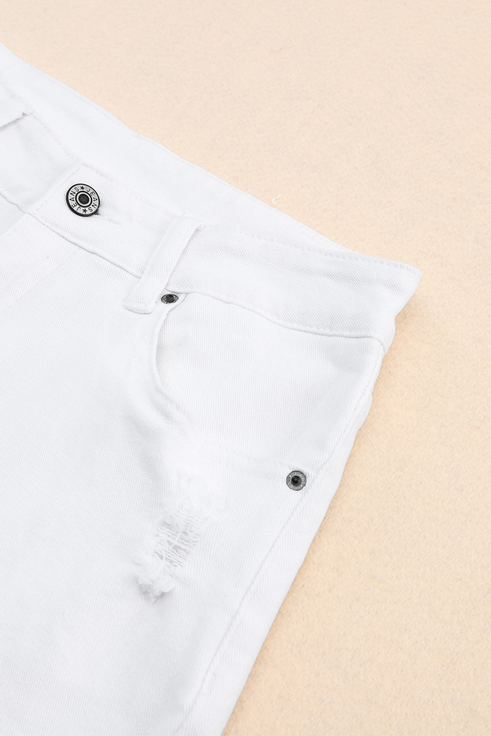 Distressed Jeans with Pockets - felvior