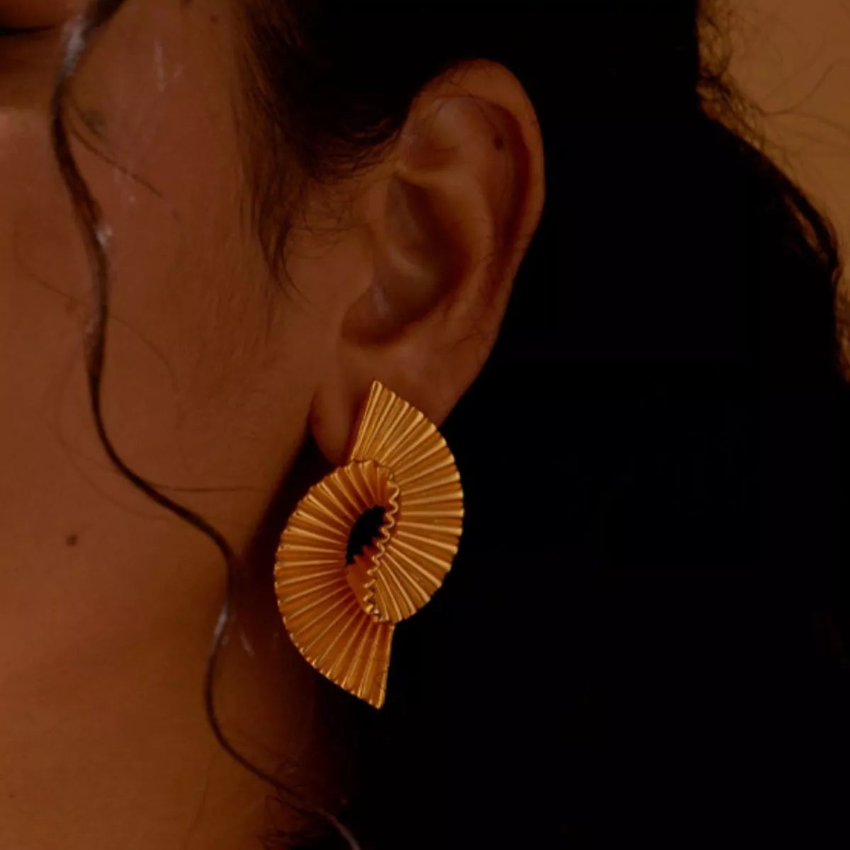 18K Gold-Plated Copper Geometric Spiral Earrings Secondary image