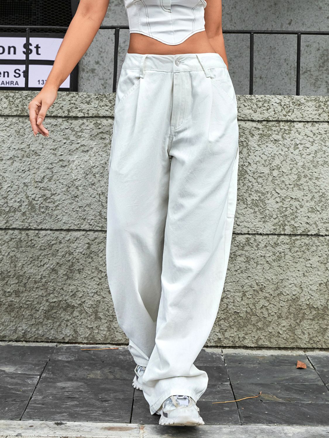 Wide Leg Jeans with Pockets - felvior