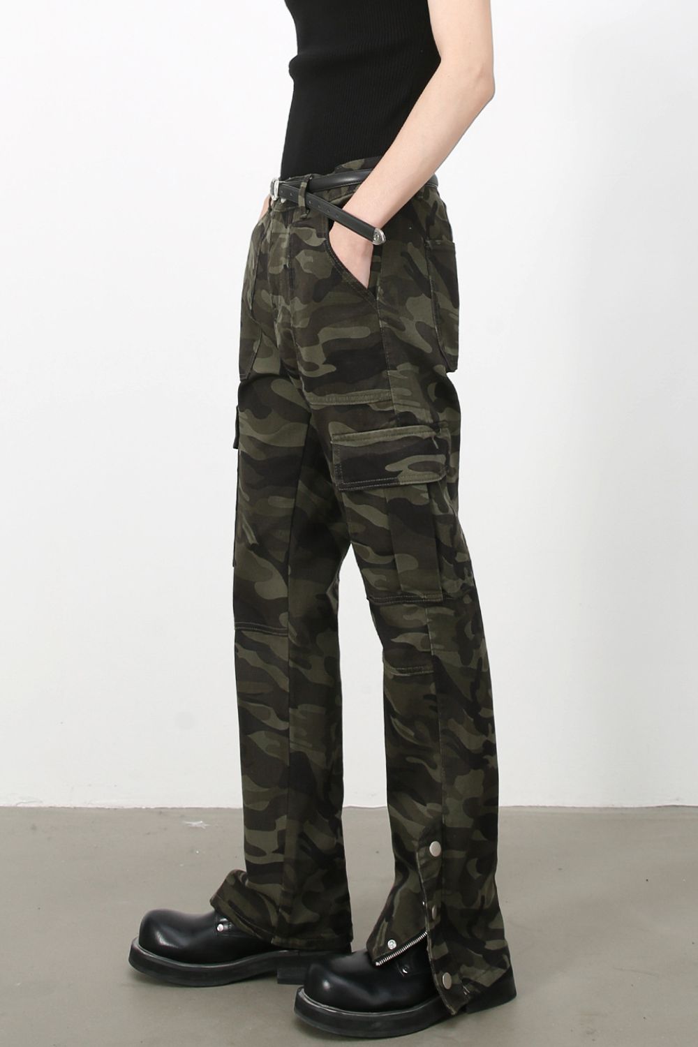 Men's Camouflage Jeans with Cargo Pockets
