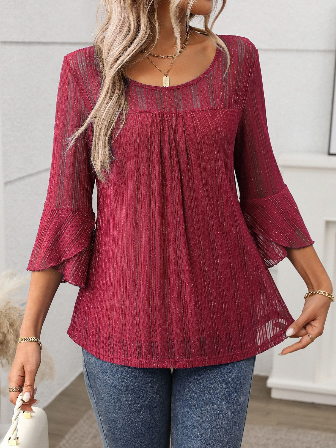 Round Neck Three-Quarter Sleeve Top Image principale du produit