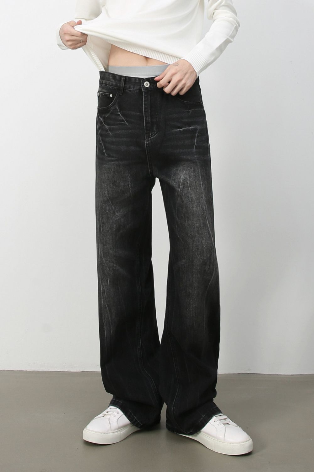 Men's Loose Fit Jeans with Pockets