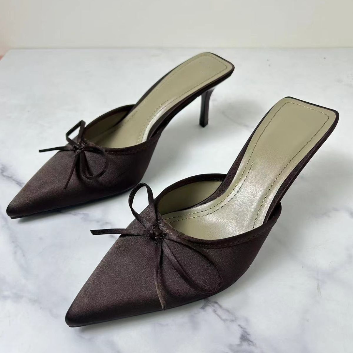 Satin Pointed Toe Pumps - felvior