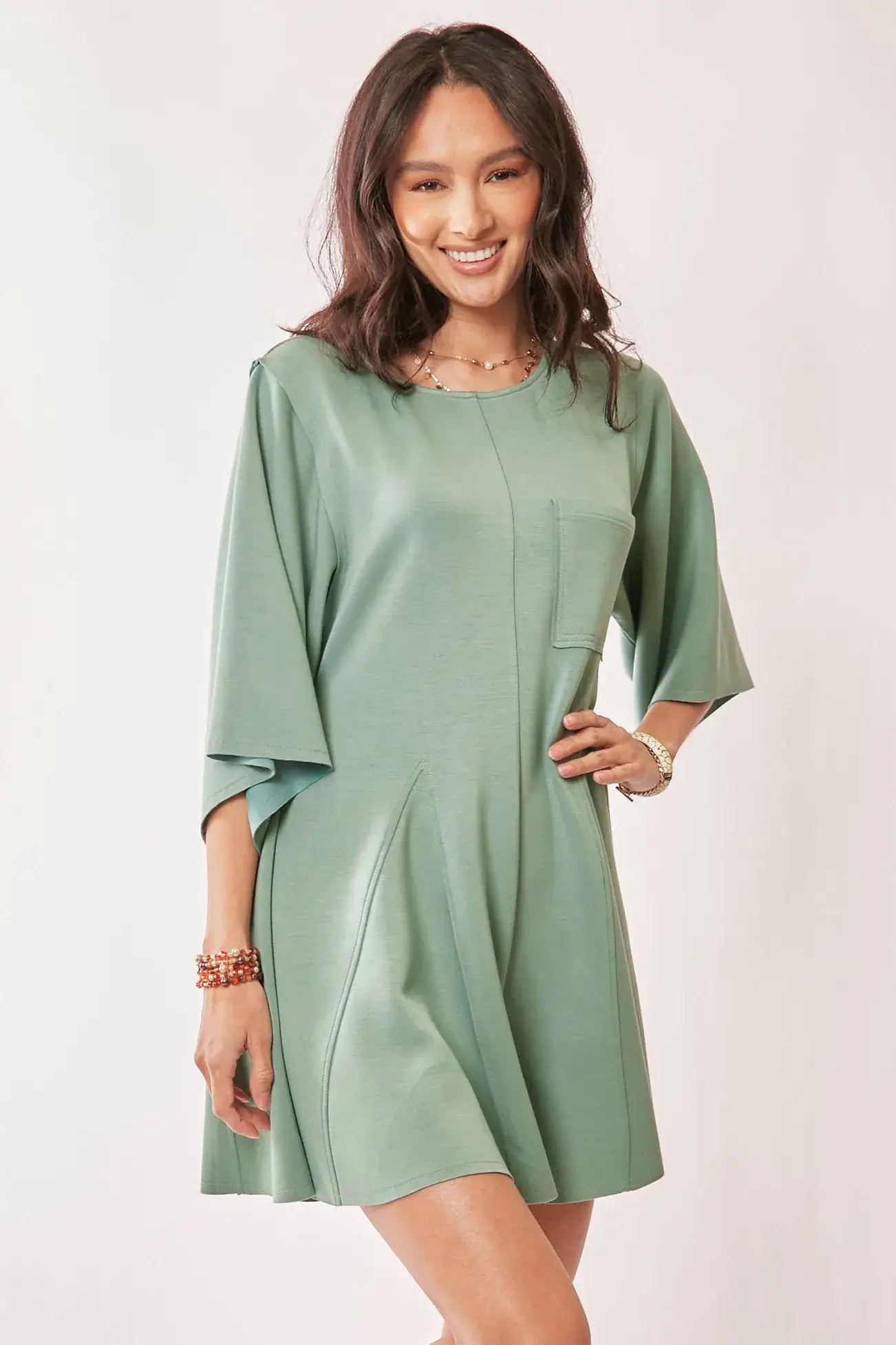 Davi & Dani Solid Draped Sleeve Ties Back Skort Romper Image principale du produit