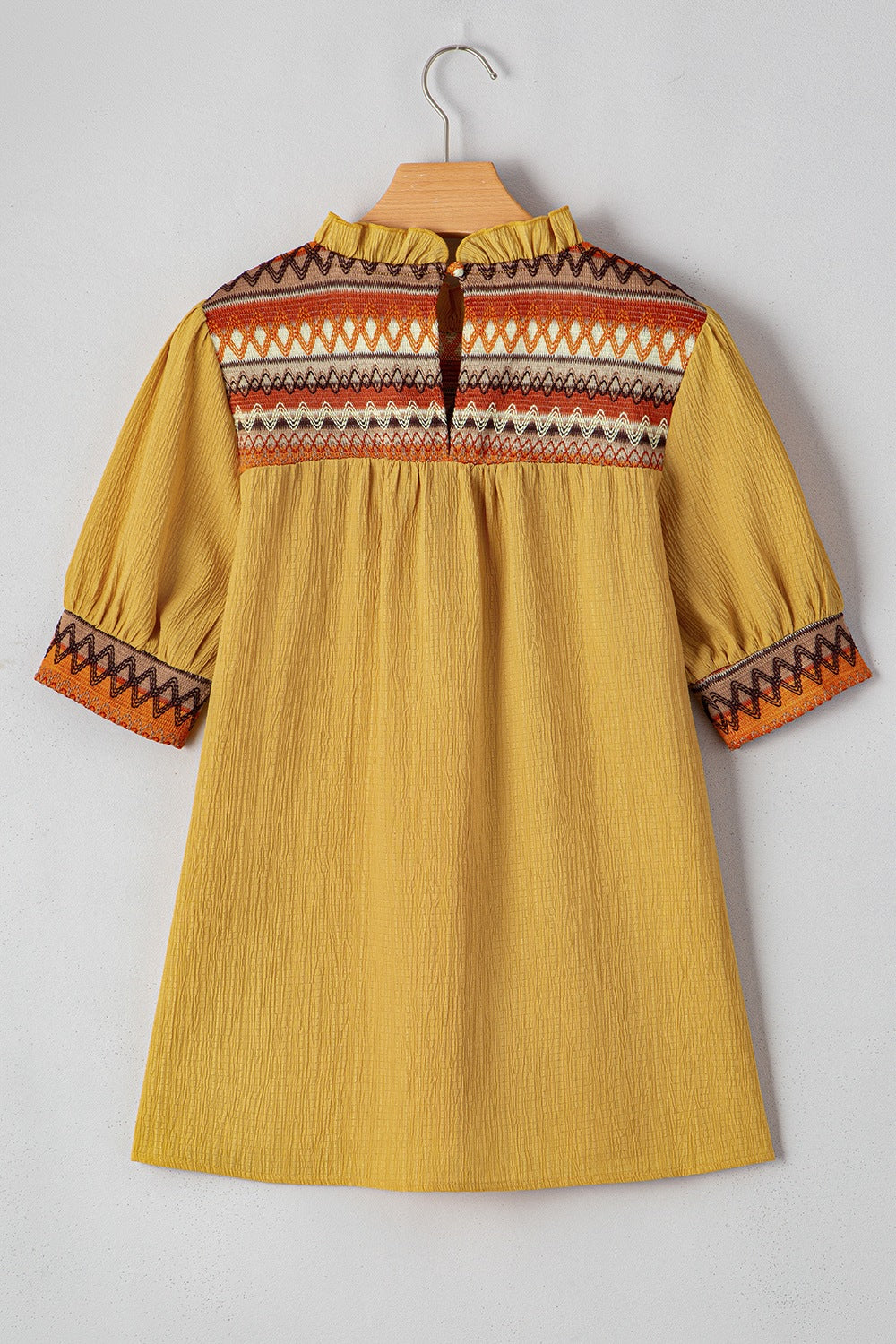 Geometric Frill Mock Neck Short Sleeve Blouse - felvior