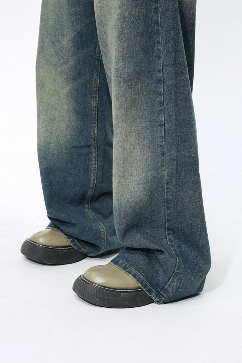 Men's Wide Leg Jeans with Pockets