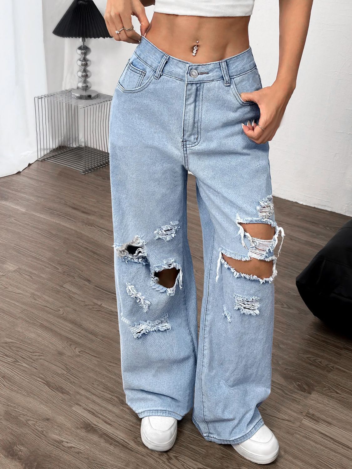 Distressed Wide Leg Jeans with Pockets - felvior
