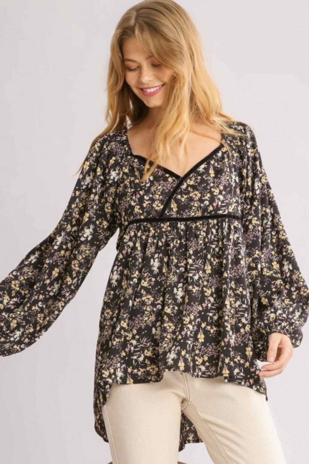 Umgee Full Size Floral Print Velvet Trimmed Balloon Sleeve Top Plus Size Image principale du produit