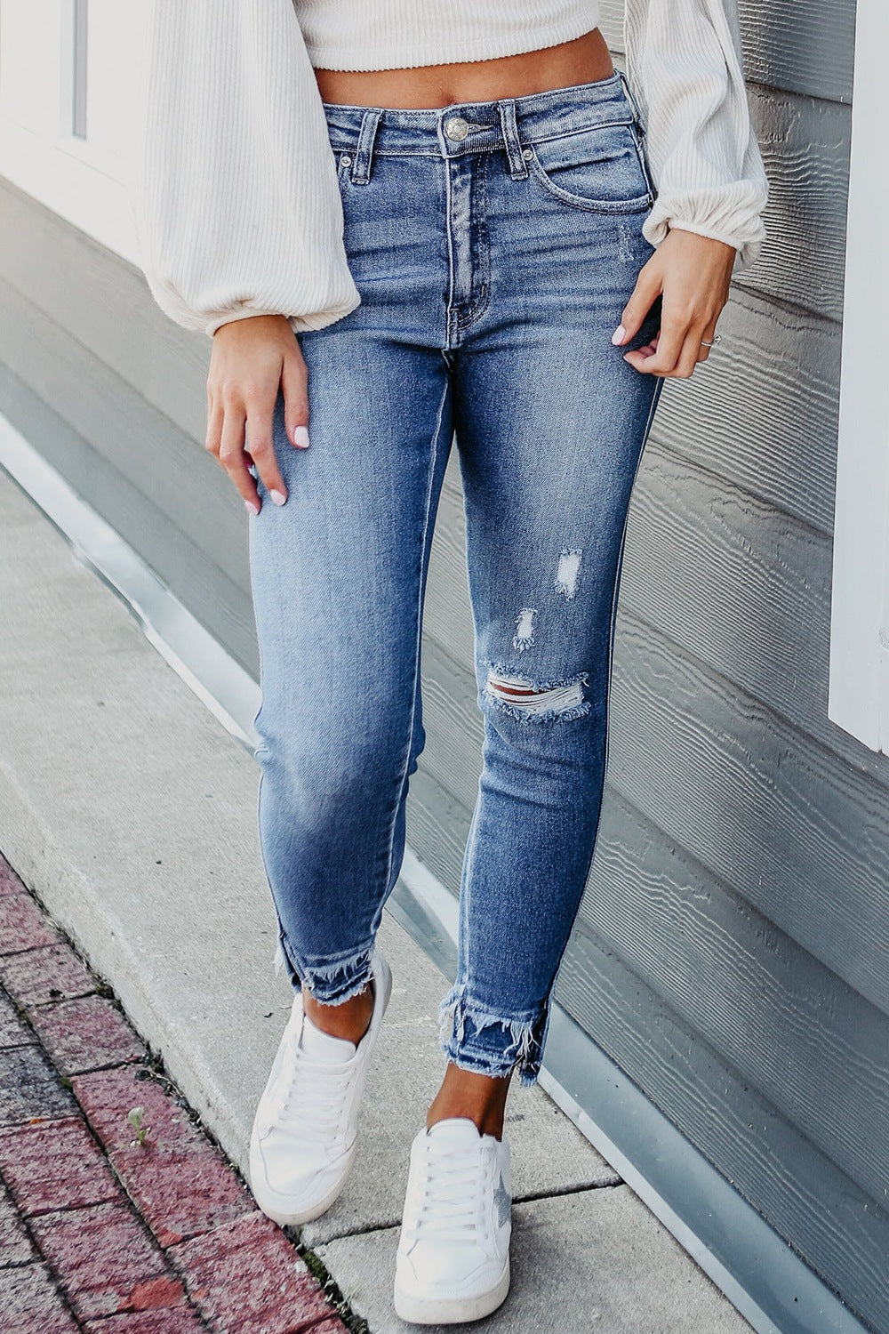 Raw Hem Distressed Jeans with Pockets Hauptbild