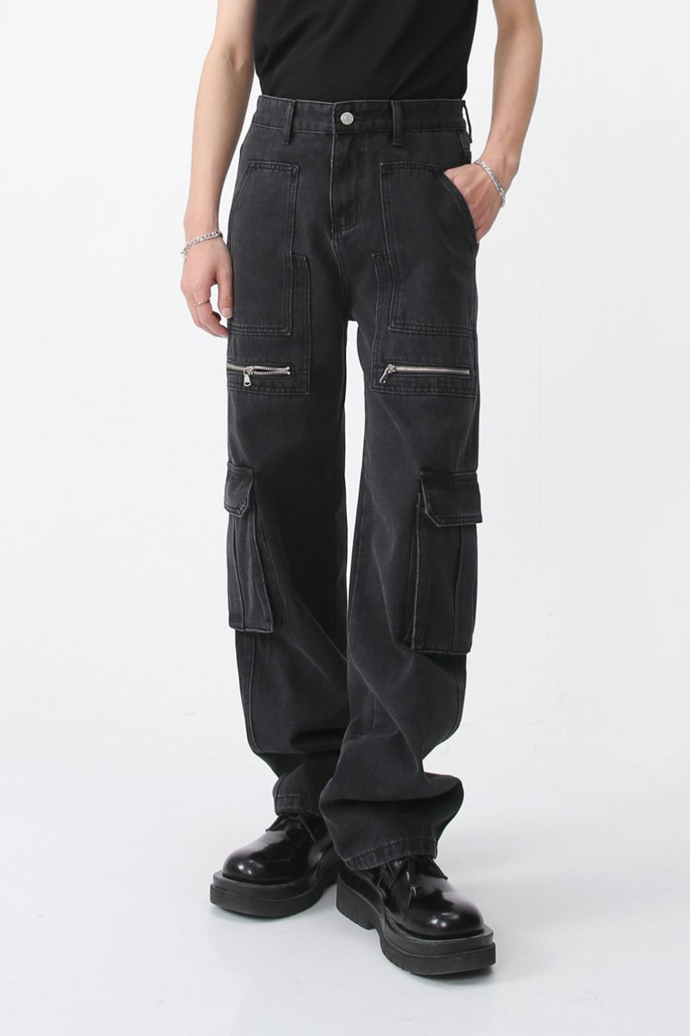 Men's Loose Fit Jeans with Cargo Pockets Zweitbild