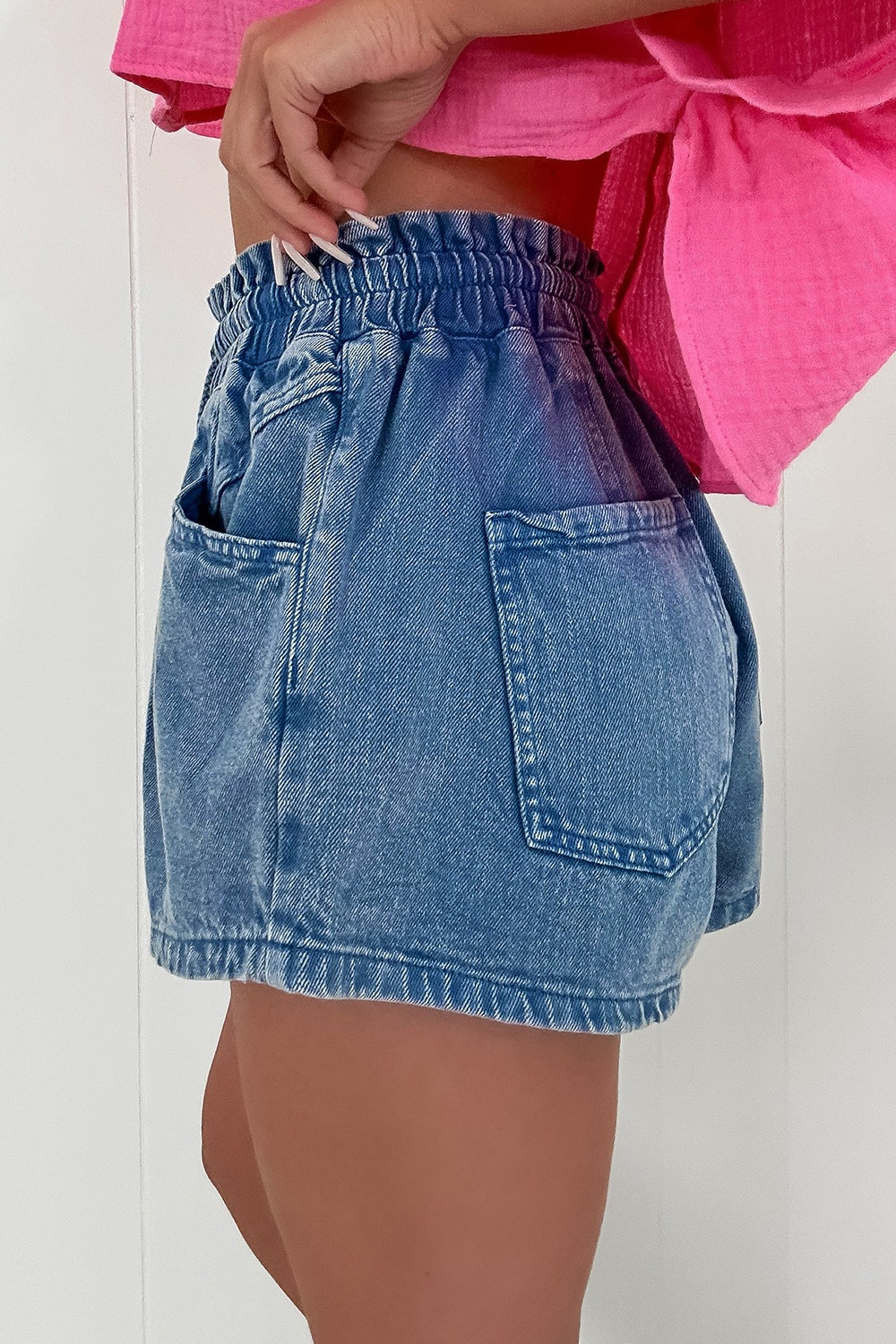 Jeansshorts mit Kordelzug und hoher Taille und Taschen Zweitbild