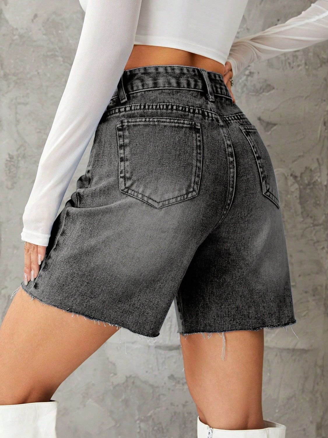 Frayed Hem Denim Shorts - felvior